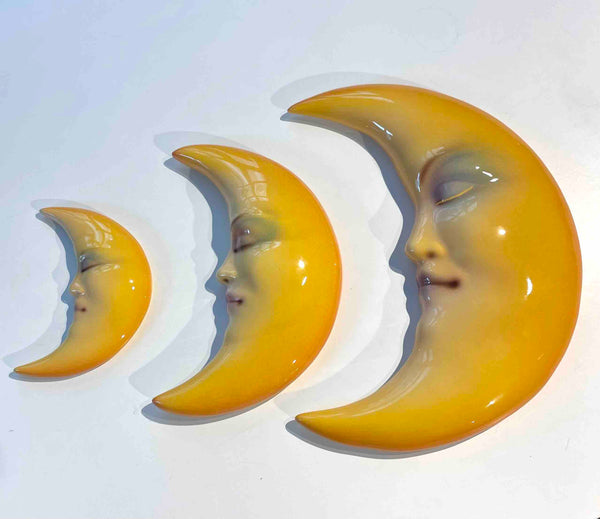 <tc>Yellow moon wall hanging in ceramic - more sizes!</tc>