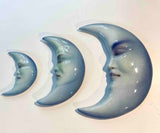 Blå måne vægophæng i keramik - flere størrelser!